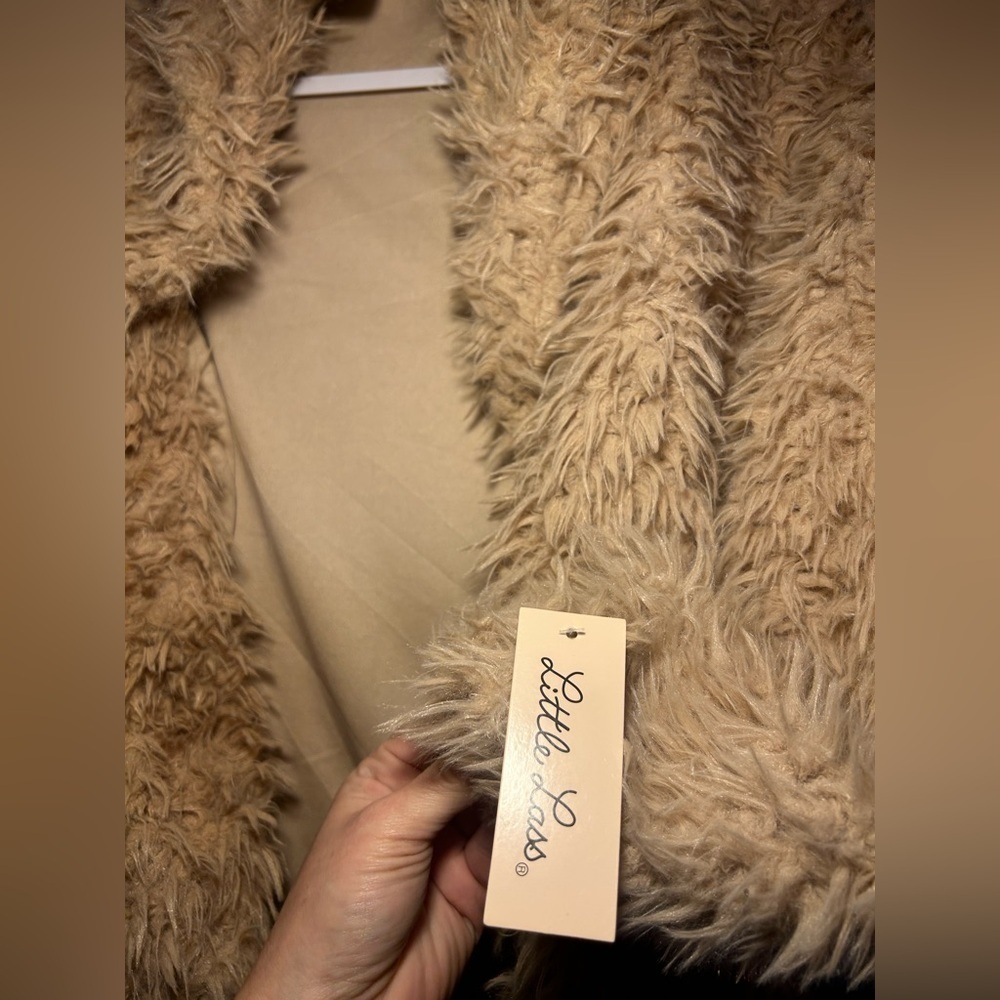 Little Lass Faux Fur Coat, NWT, size medium - Picture 4 of 8